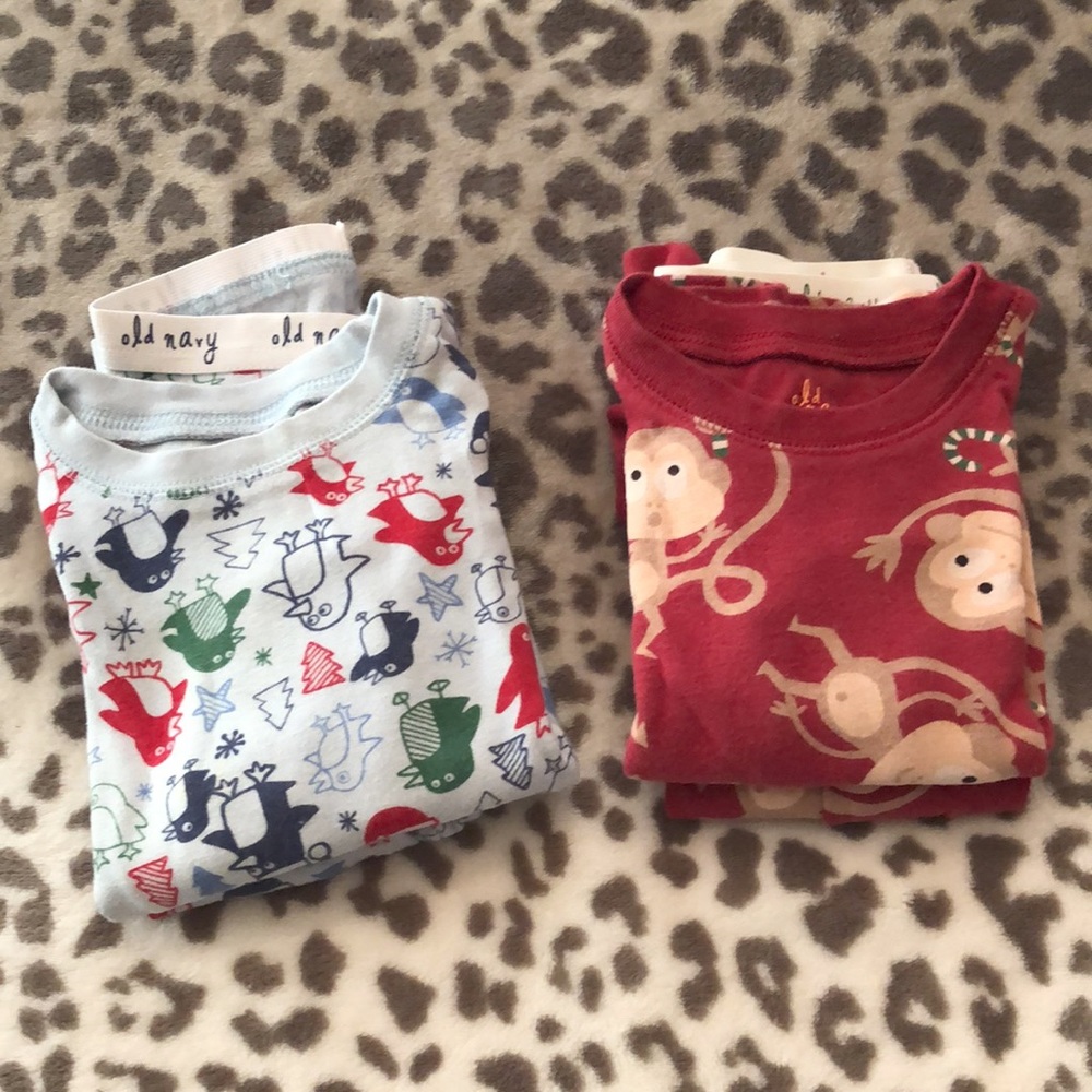 Old Navy Pajamas Top Bottom Set Monkey Penguin Long Sleeve Holiday 12-18 Months - Picture 12 of 13
